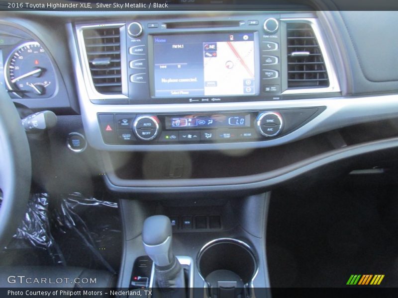 Silver Sky Metallic / Black 2016 Toyota Highlander XLE