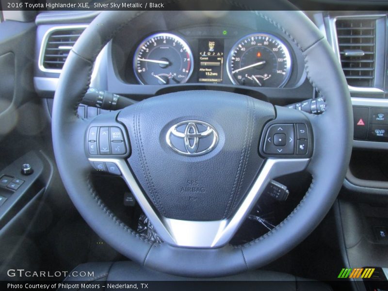Silver Sky Metallic / Black 2016 Toyota Highlander XLE