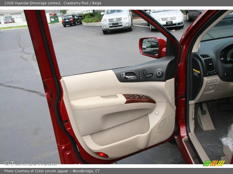 Cranberry Red / Beige 2008 Hyundai Entourage Limited