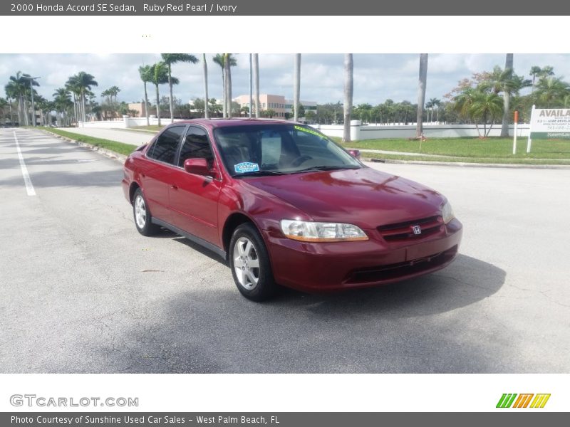 Ruby Red Pearl / Ivory 2000 Honda Accord SE Sedan