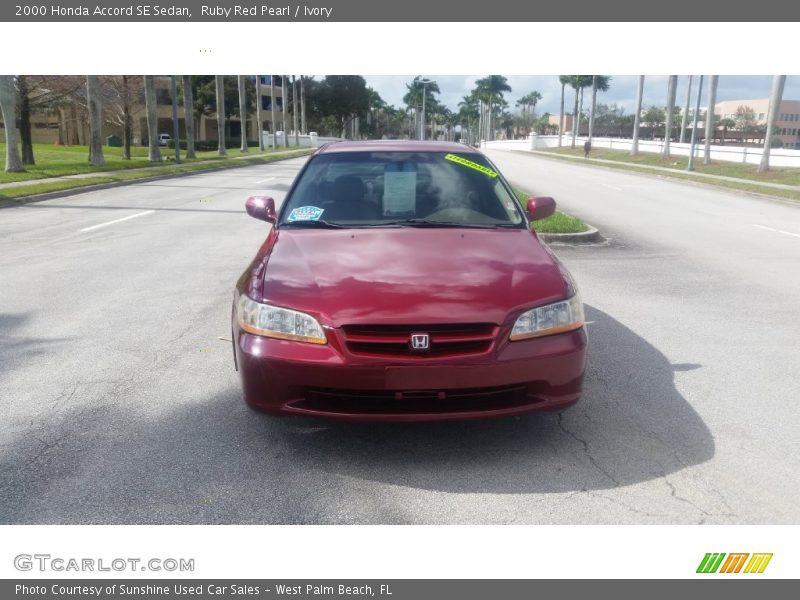 Ruby Red Pearl / Ivory 2000 Honda Accord SE Sedan