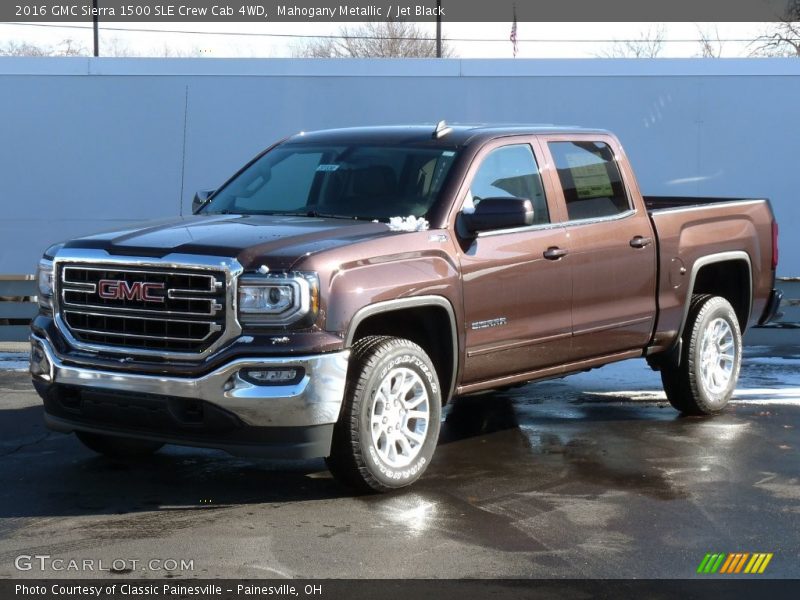 Front 3/4 View of 2016 Sierra 1500 SLE Crew Cab 4WD