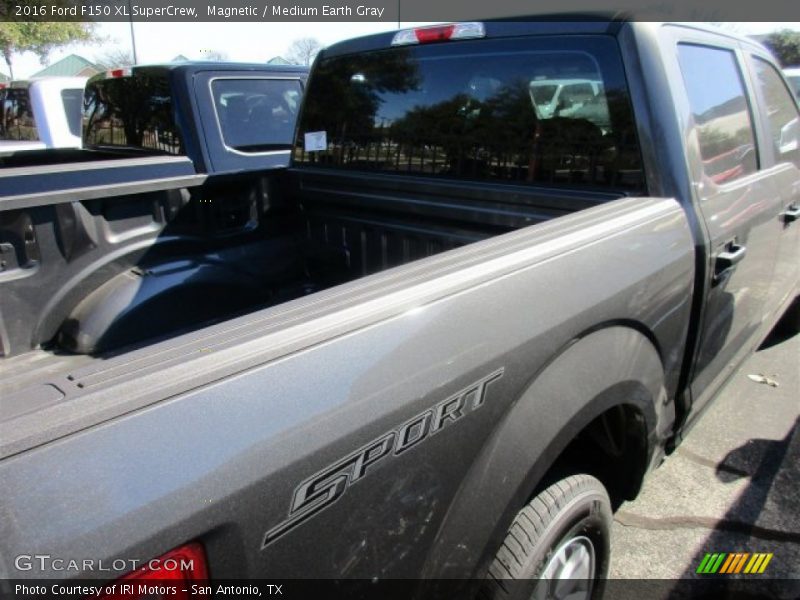 Magnetic / Medium Earth Gray 2016 Ford F150 XL SuperCrew