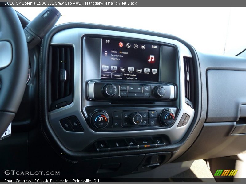 Controls of 2016 Sierra 1500 SLE Crew Cab 4WD