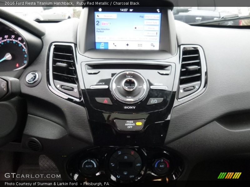 Ruby Red Metallic / Charcoal Black 2016 Ford Fiesta Titanium Hatchback