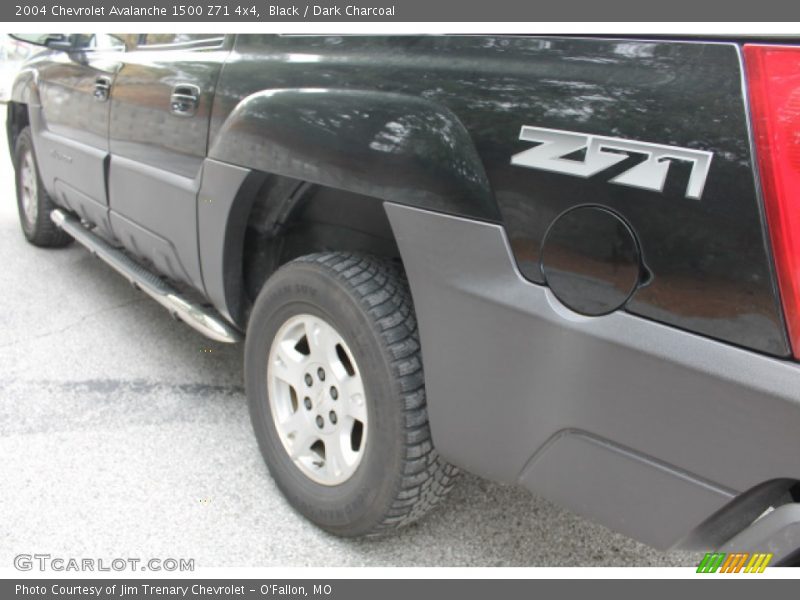 Black / Dark Charcoal 2004 Chevrolet Avalanche 1500 Z71 4x4