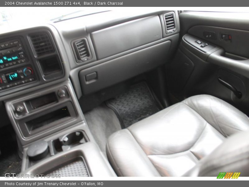 Black / Dark Charcoal 2004 Chevrolet Avalanche 1500 Z71 4x4