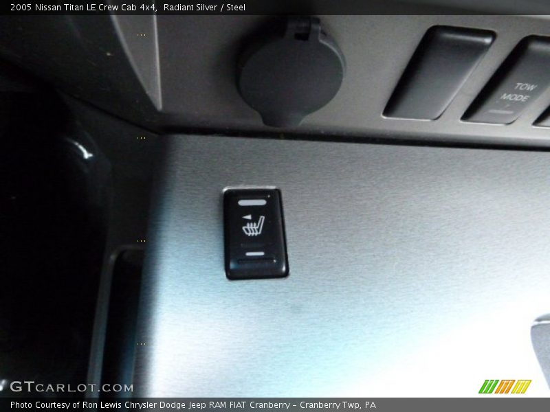 Radiant Silver / Steel 2005 Nissan Titan LE Crew Cab 4x4