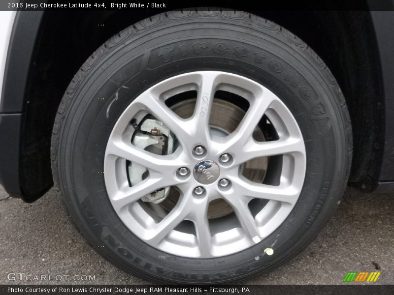 Bright White / Black 2016 Jeep Cherokee Latitude 4x4