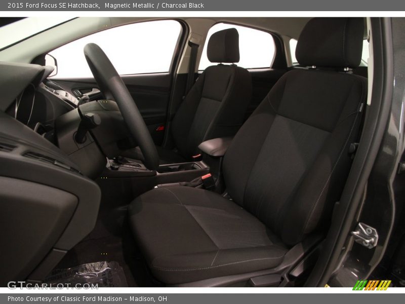 Magnetic Metallic / Charcoal Black 2015 Ford Focus SE Hatchback