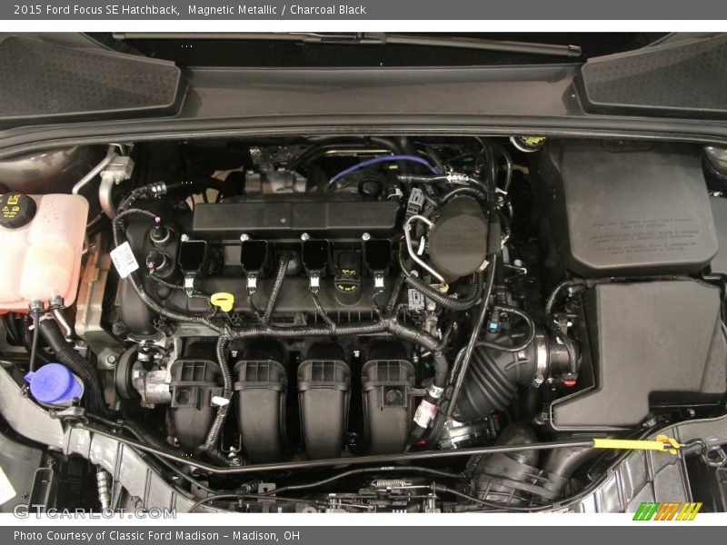 Magnetic Metallic / Charcoal Black 2015 Ford Focus SE Hatchback
