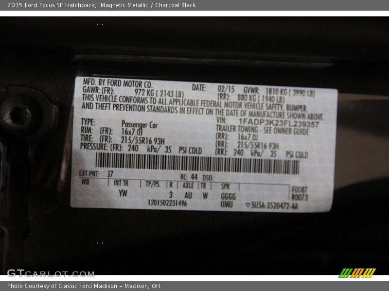 Magnetic Metallic / Charcoal Black 2015 Ford Focus SE Hatchback