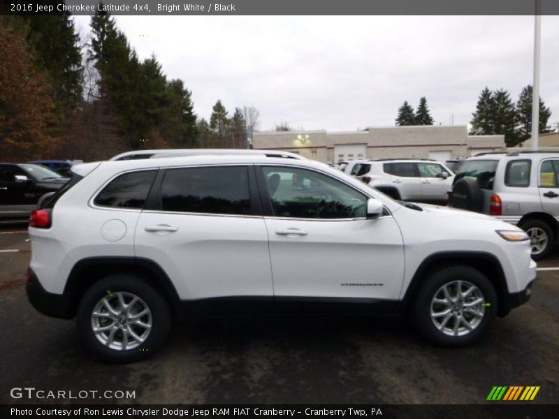 Bright White / Black 2016 Jeep Cherokee Latitude 4x4