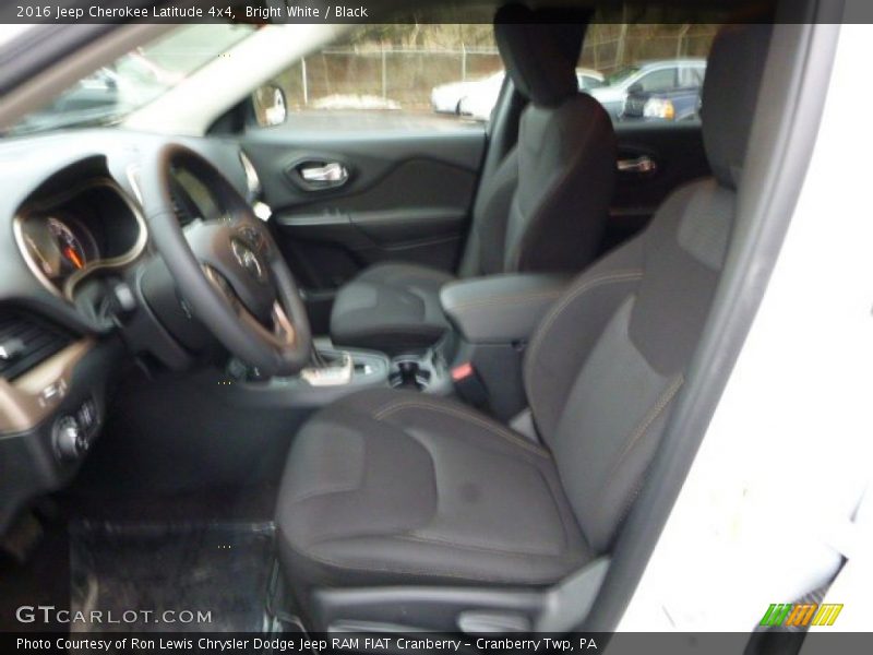 Bright White / Black 2016 Jeep Cherokee Latitude 4x4