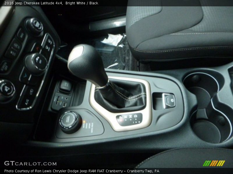 Bright White / Black 2016 Jeep Cherokee Latitude 4x4