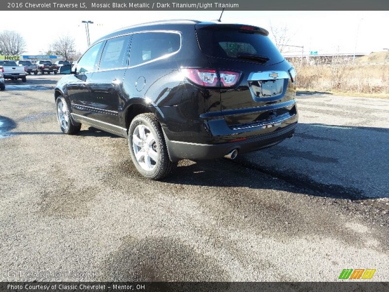 Mosaic Black Metallic / Dark Titanium/Light Titanium 2016 Chevrolet Traverse LS