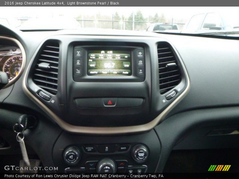 Light Brownstone Pearl / Black 2016 Jeep Cherokee Latitude 4x4
