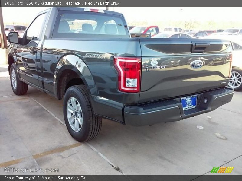 Magnetic / Medium Earth Gray 2016 Ford F150 XL Regular Cab