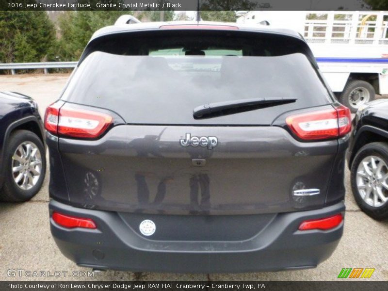 Granite Crystal Metallic / Black 2016 Jeep Cherokee Latitude