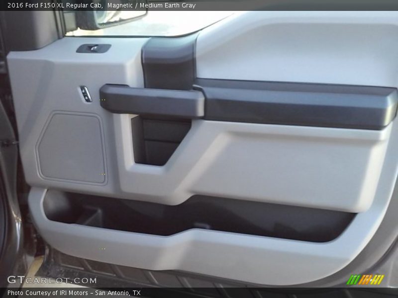 Magnetic / Medium Earth Gray 2016 Ford F150 XL Regular Cab