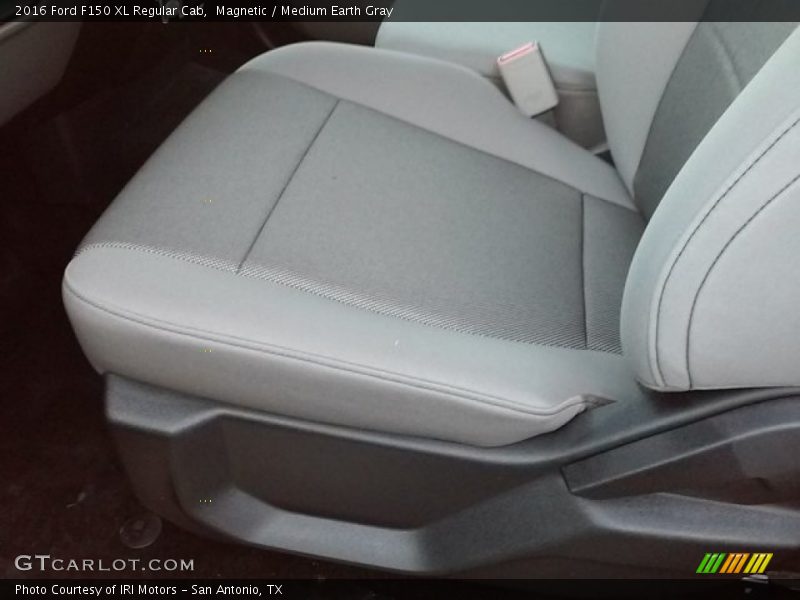 Magnetic / Medium Earth Gray 2016 Ford F150 XL Regular Cab