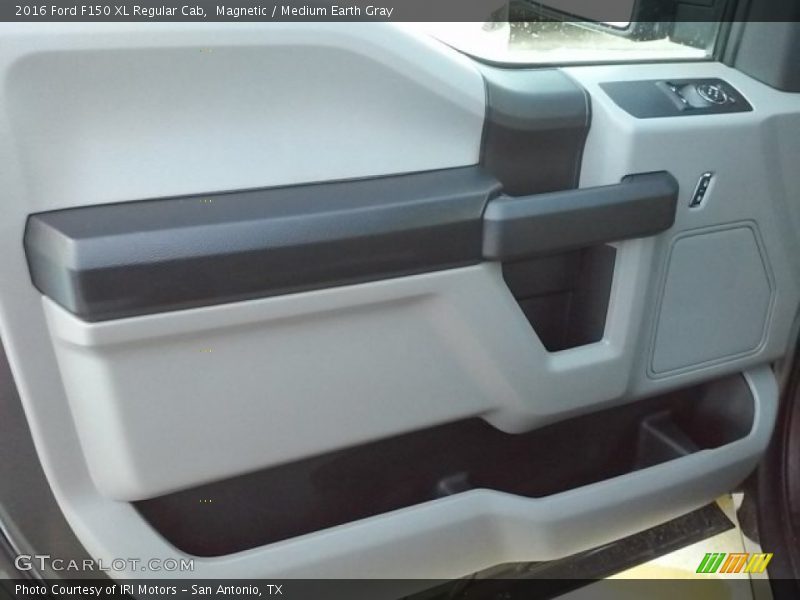 Magnetic / Medium Earth Gray 2016 Ford F150 XL Regular Cab