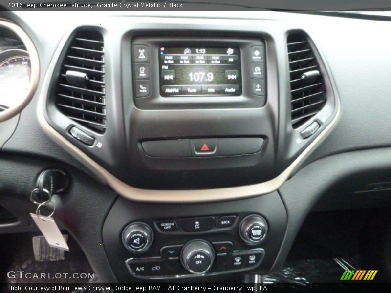 Granite Crystal Metallic / Black 2016 Jeep Cherokee Latitude