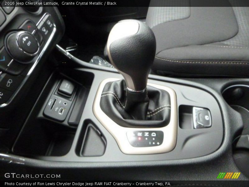 Granite Crystal Metallic / Black 2016 Jeep Cherokee Latitude