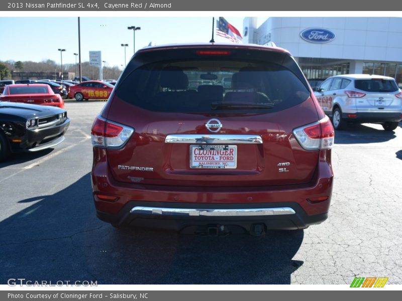 Cayenne Red / Almond 2013 Nissan Pathfinder SL 4x4
