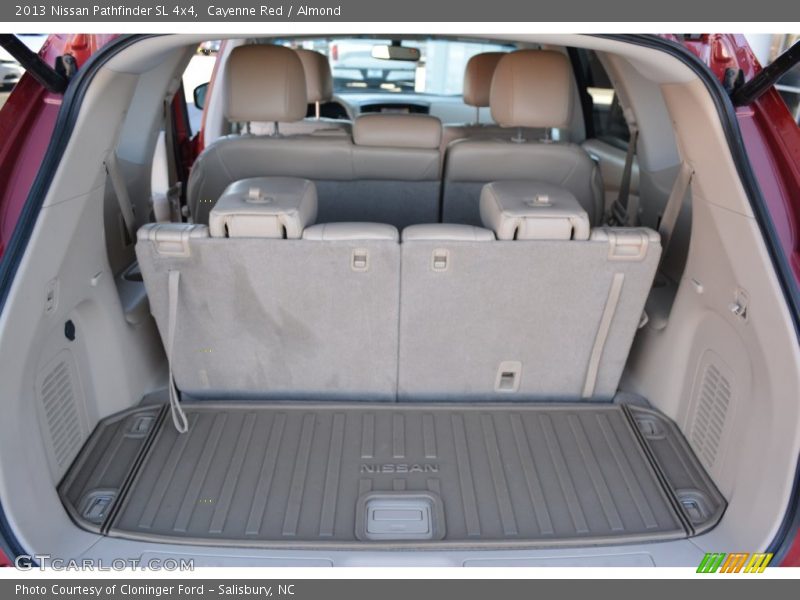Cayenne Red / Almond 2013 Nissan Pathfinder SL 4x4