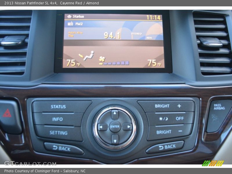 Cayenne Red / Almond 2013 Nissan Pathfinder SL 4x4