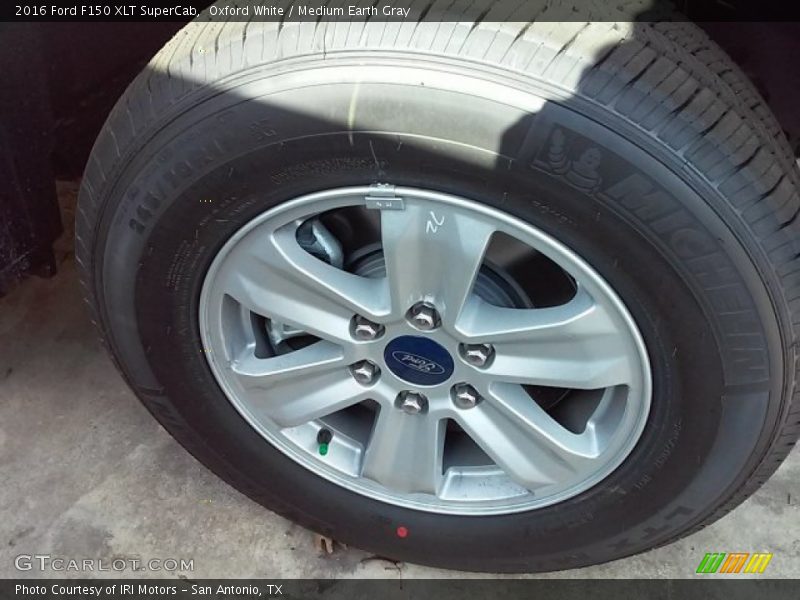 Oxford White / Medium Earth Gray 2016 Ford F150 XLT SuperCab