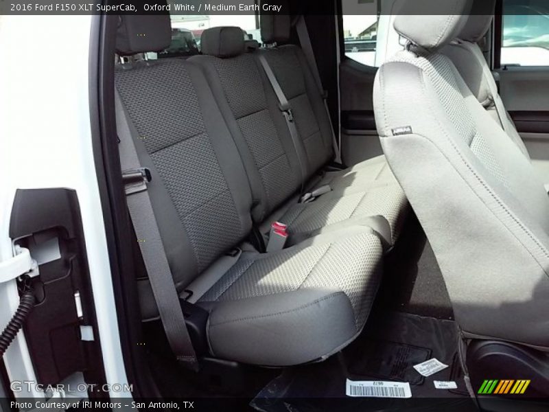 Oxford White / Medium Earth Gray 2016 Ford F150 XLT SuperCab