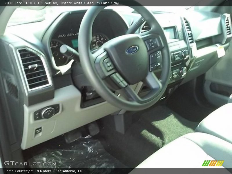 Oxford White / Medium Earth Gray 2016 Ford F150 XLT SuperCab
