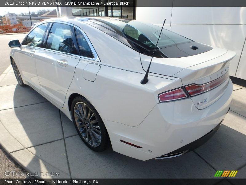 Crystal Champagne / Charcoal Black 2013 Lincoln MKZ 3.7L V6 FWD