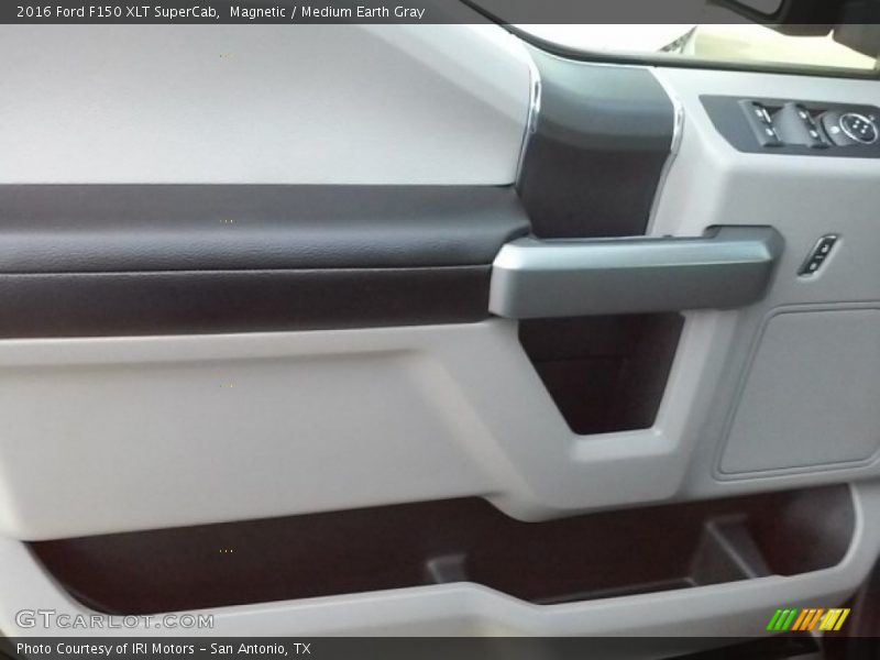 Magnetic / Medium Earth Gray 2016 Ford F150 XLT SuperCab