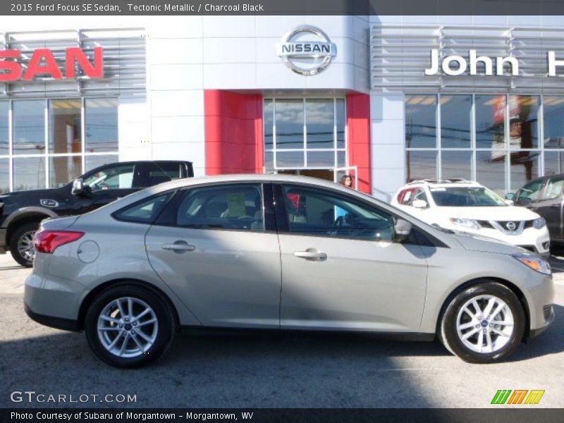 Tectonic Metallic / Charcoal Black 2015 Ford Focus SE Sedan