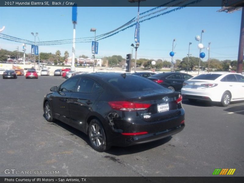 Black / Gray 2017 Hyundai Elantra SE