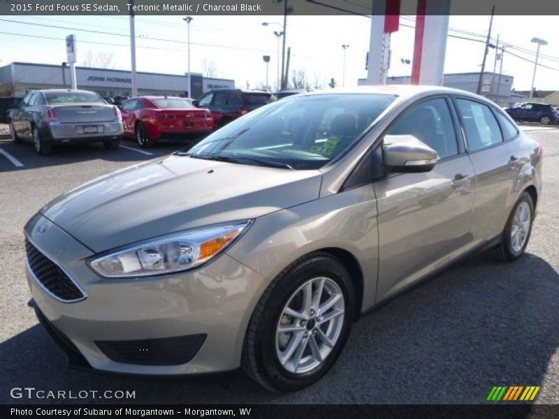 Tectonic Metallic / Charcoal Black 2015 Ford Focus SE Sedan