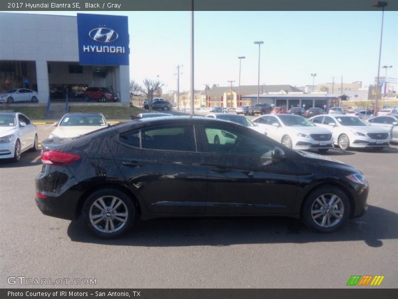 Black / Gray 2017 Hyundai Elantra SE