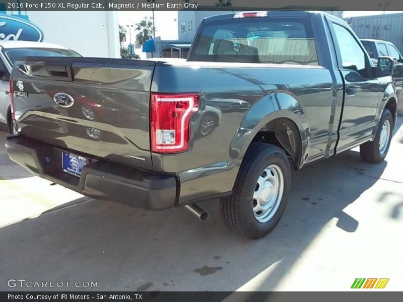 Magnetic / Medium Earth Gray 2016 Ford F150 XL Regular Cab