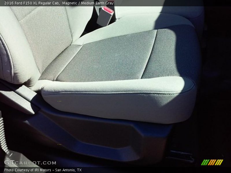 Magnetic / Medium Earth Gray 2016 Ford F150 XL Regular Cab