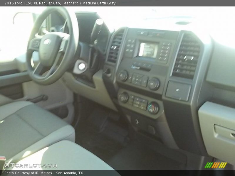 Magnetic / Medium Earth Gray 2016 Ford F150 XL Regular Cab