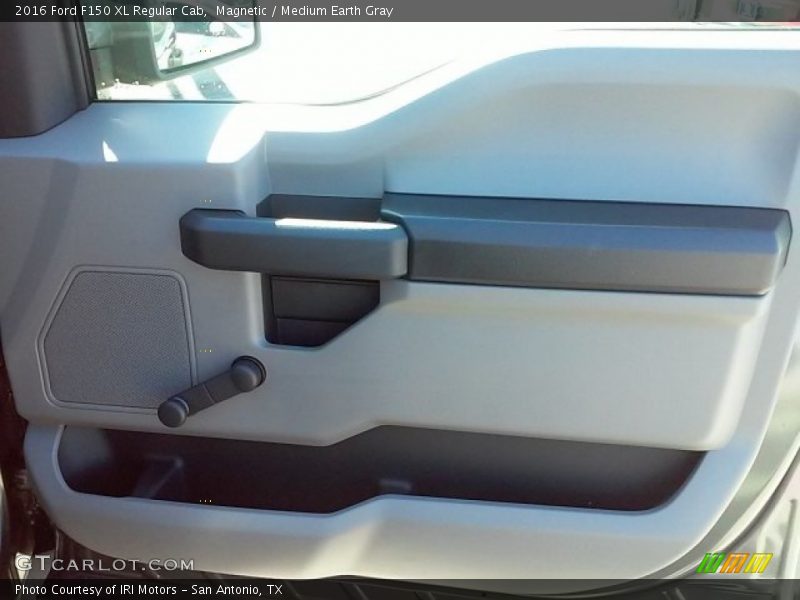 Magnetic / Medium Earth Gray 2016 Ford F150 XL Regular Cab