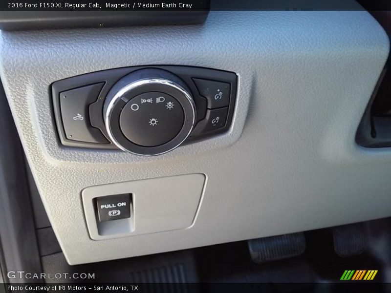 Magnetic / Medium Earth Gray 2016 Ford F150 XL Regular Cab