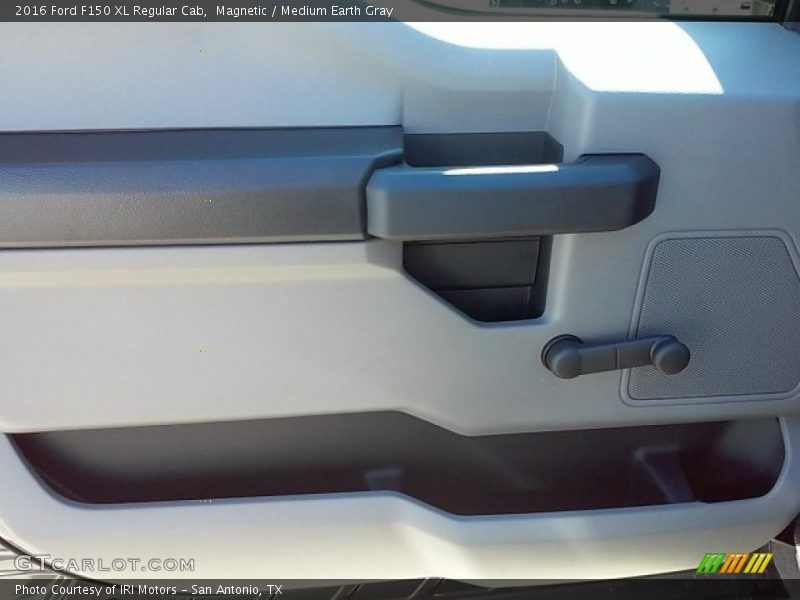 Magnetic / Medium Earth Gray 2016 Ford F150 XL Regular Cab