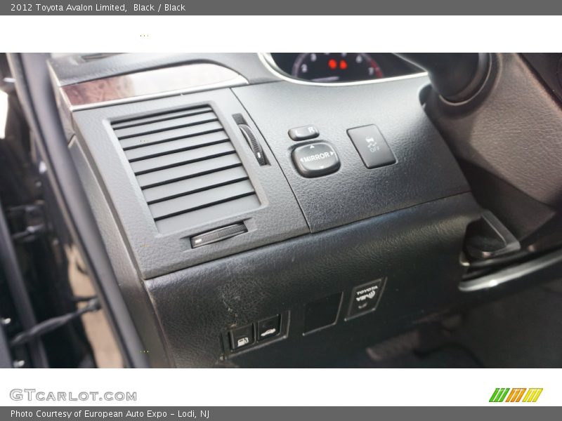 Black / Black 2012 Toyota Avalon Limited