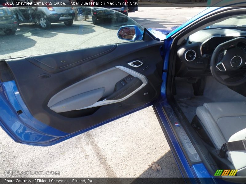 Hyper Blue Metallic / Medium Ash Gray 2016 Chevrolet Camaro SS Coupe