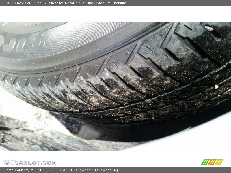 Silver Ice Metallic / Jet Black/Medium Titanium 2013 Chevrolet Cruze LS