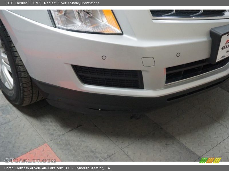 Radiant Silver / Shale/Brownstone 2010 Cadillac SRX V6